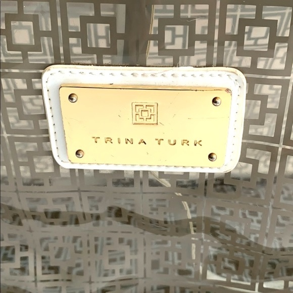 Trina Turk Mykonos Beach Pool Cabana Tote & Pouch - Picture 4 of 8